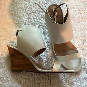 Halogen Size 11 White Heeled Sandals
